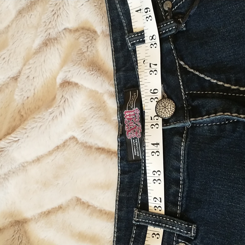 AnM jean shorts - Picture 7 of 7